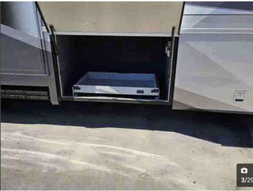 2016 Showhauler 2 Bath Cascadia Coach, 600HP, 13 Speed, 56K Miles, Available Today - Image 6